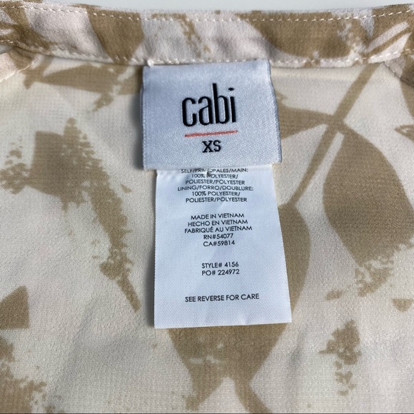 Cabi Couplet Blouse High-Low Hem Leaf Pattern Long Sleeve Item # 4156 - Picture 7 of 10